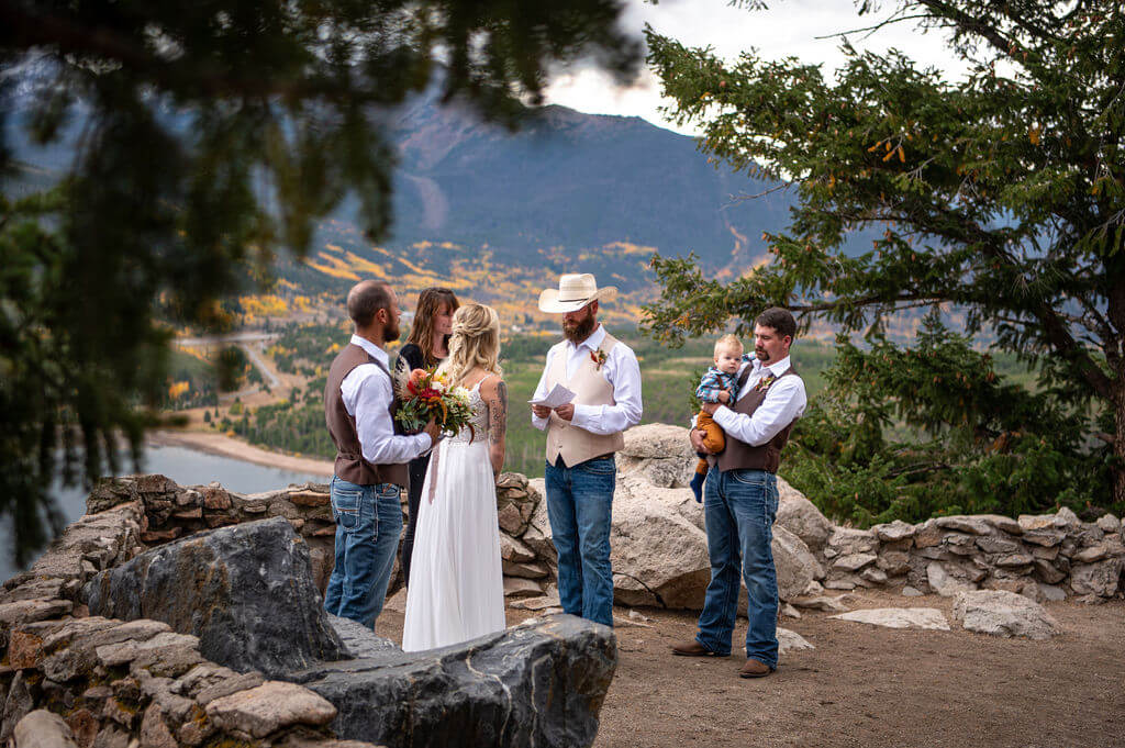 Couple says their vows at Sapphire Point