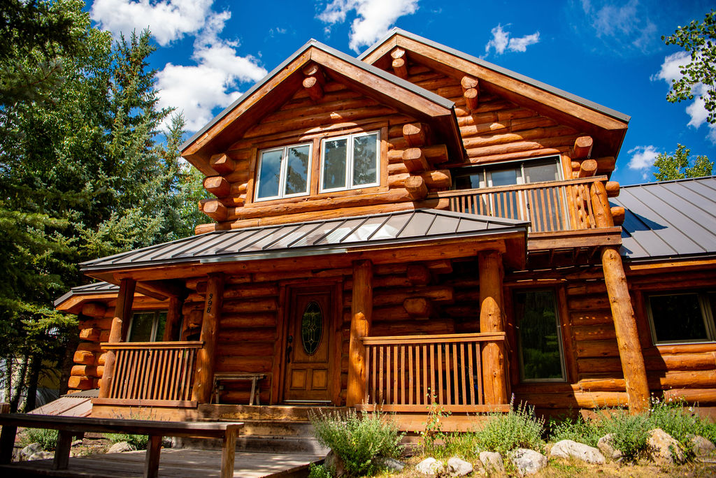 log cabin airbnb in crested butte