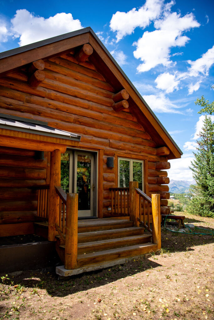 log cabin airbnb in crested butte